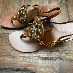 Tory Burch  Holly  2 Veg Leather Almond Gold size 8.5 M